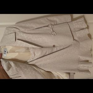 Two piece skirt set in beige